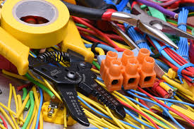 6 Key Benefits of Becoming an Electrician